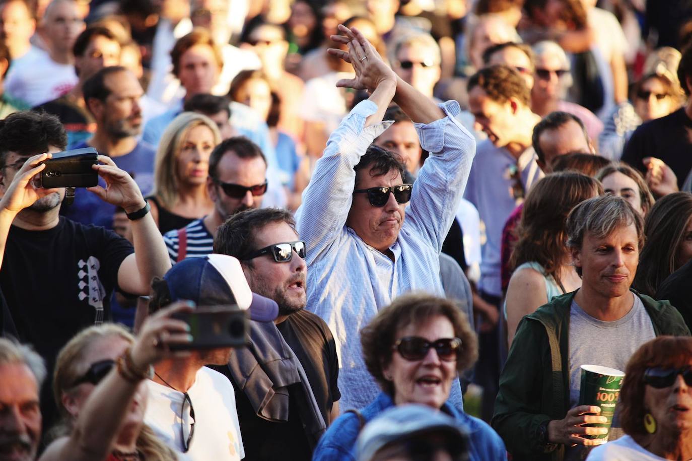Fotos: Guitarras y solidaridad en el festival de Getxo