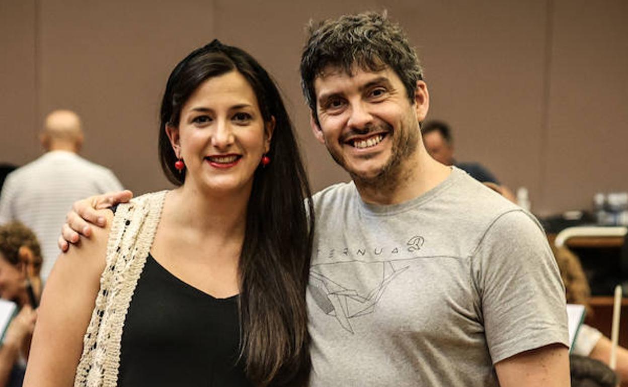 Miren Urbieta-Vega y Andeka Gorrotxategi.