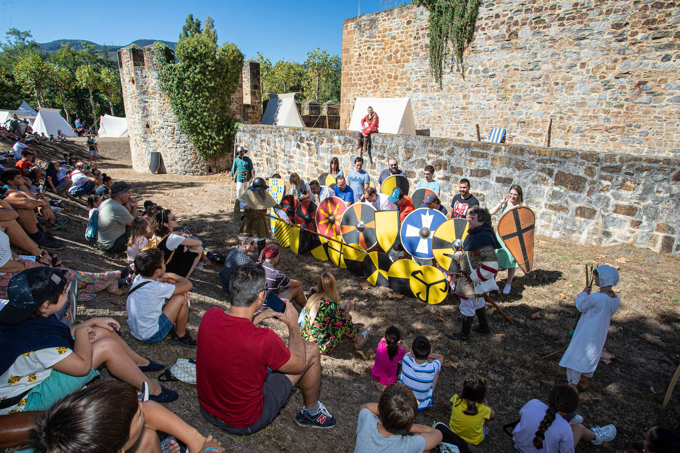 Fotos: Recreación de una batalla medieval en el castillo de Muñatones