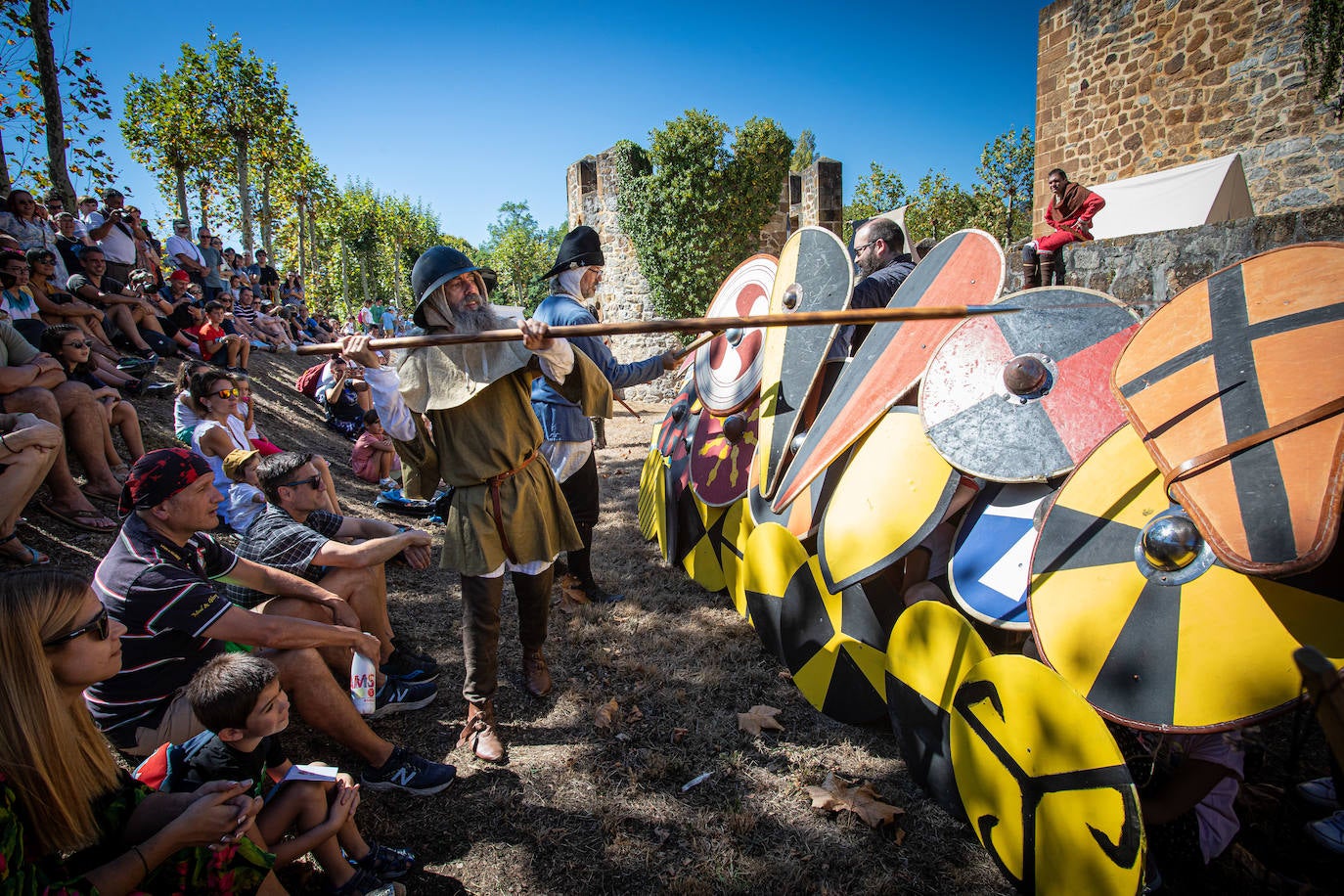 Fotos: Recreación de una batalla medieval en el castillo de Muñatones