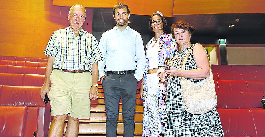 José Luis Ercoreca, Antton Sagarmínaga, Zuriñe Bilbao y Julia Viguri.