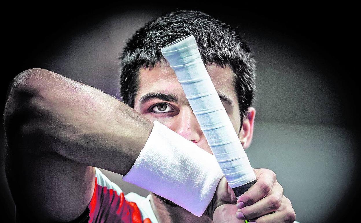 Carlos Alcaraz, concentrado en el partido ante Ruud del domingo. 