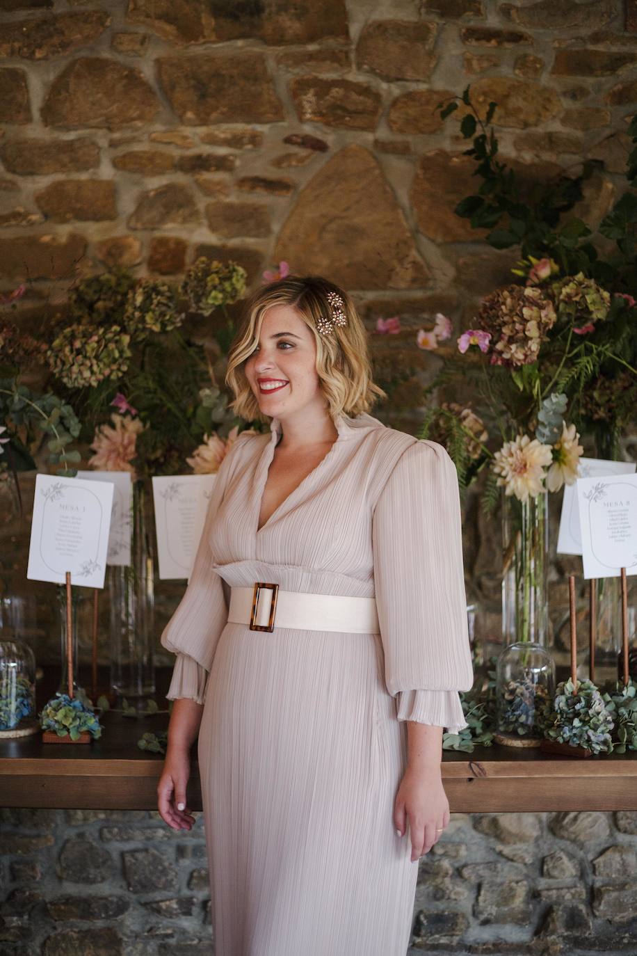 Fotos: Nerea, la novia vizcaína que brilló en su boda con un vestido que nos transporta a los años 40