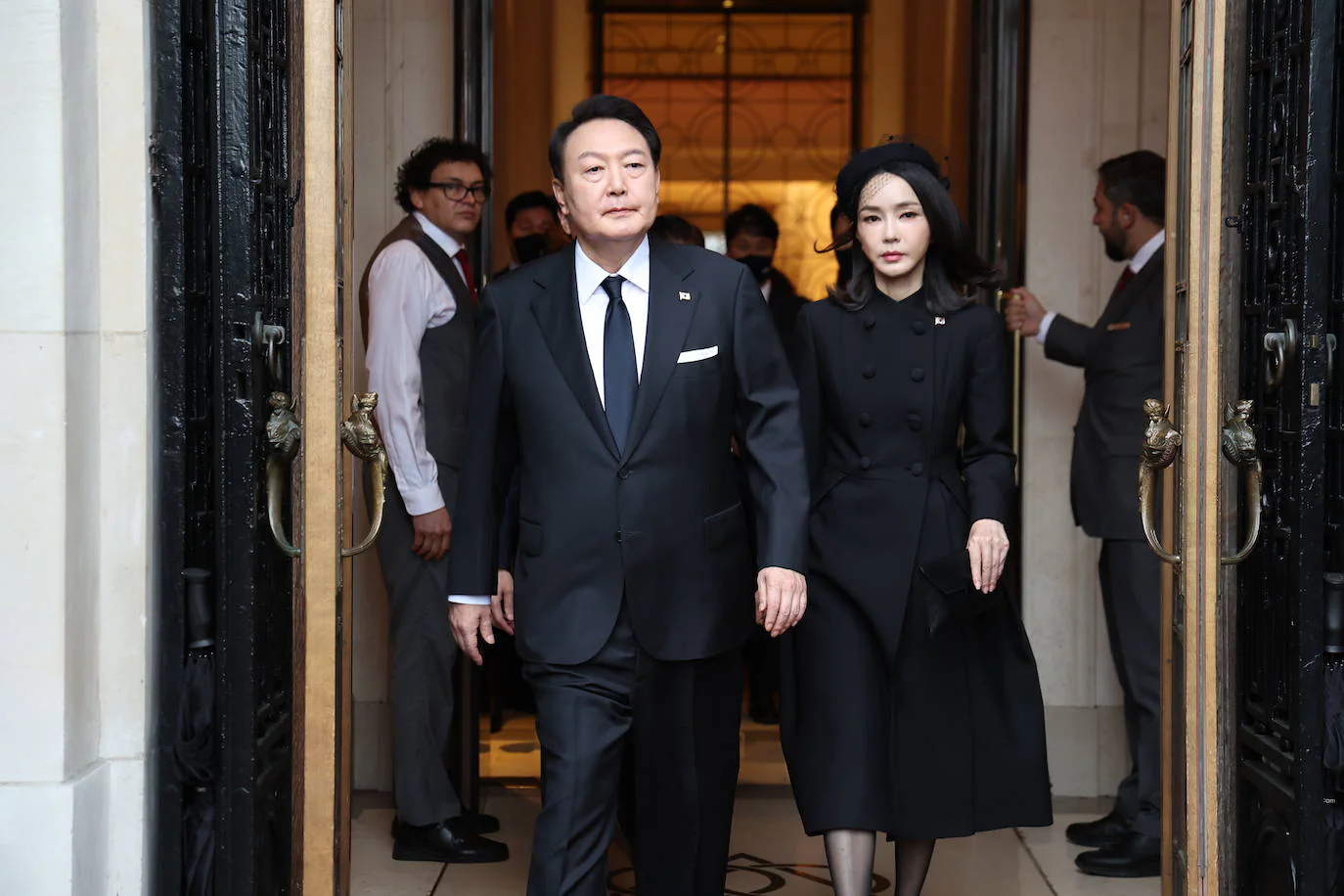 El presidente surcoreano Yoon Suk-Yeol y su mujer, Kim Keon-hee.