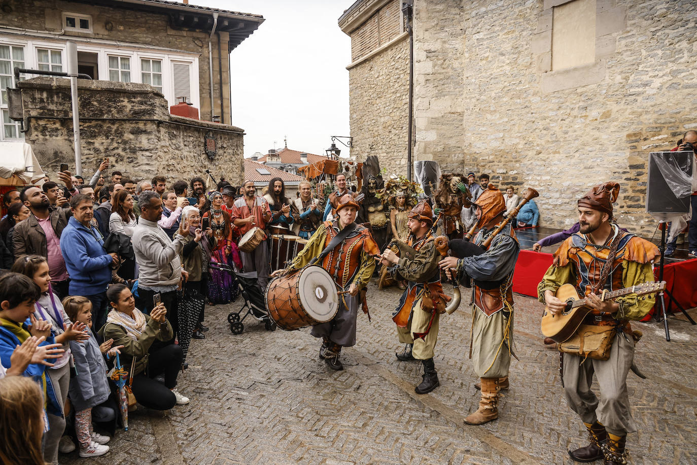 Fotos: La Edad Medieval envuelve Vitoria de nuevo