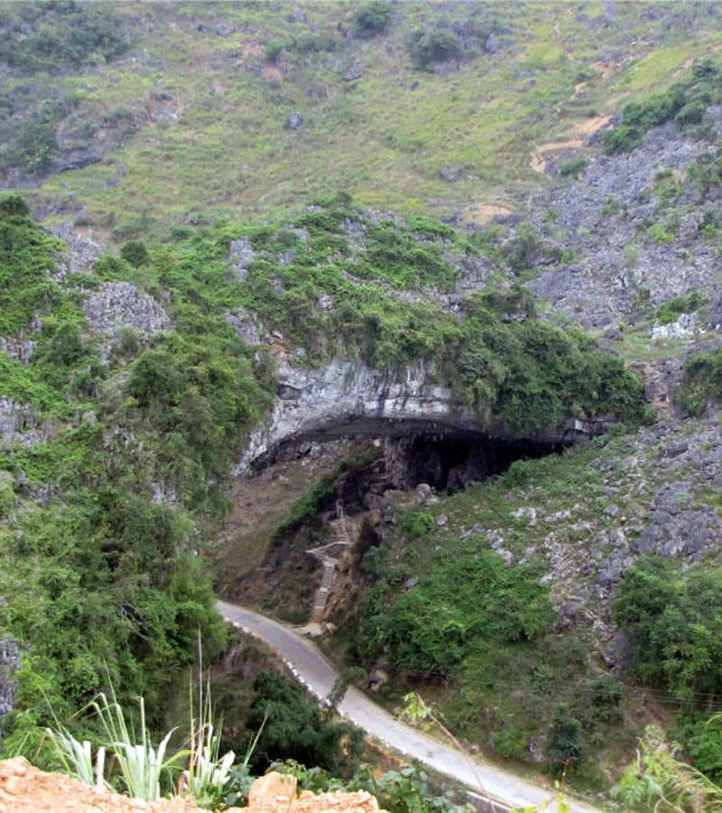 PUENTE NATURAL JIANGZHOU (China) | El puente de Jiangzhou presume de ser el segundo más largo del mundo, aunque aún no ha podido ser confirmado.Un carretera y un río pasan por debajo.