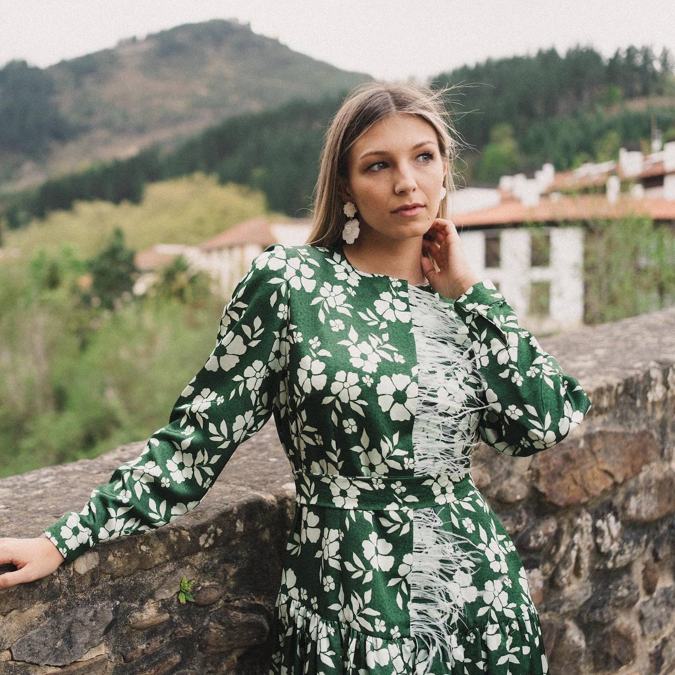 Fotos: Como Dolce y Gabbana, pero en Balmaseda: dos amigas crean los vestidos de &#039;invitada perfecta&#039; que conquistan al mundo