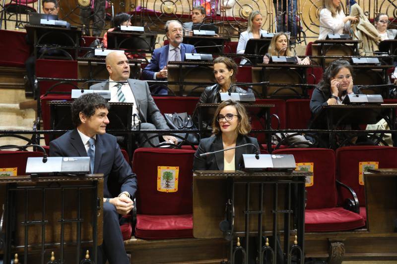Elixabete Etxanobe conversa con Unai Rementeria.