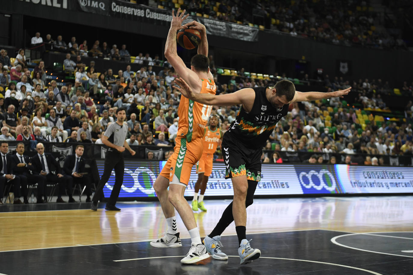 Fotos: Arrollador Bilbao Basket: el Surne gana al Betis (85-70) en Miribilla