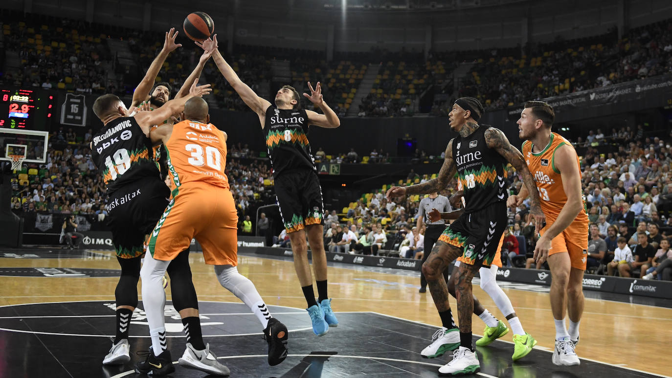 Fotos: Arrollador Bilbao Basket: el Surne gana al Betis (85-70) en Miribilla