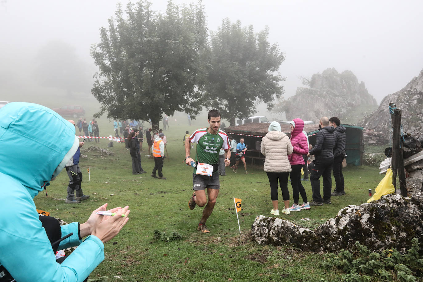 Fotos: Nico Molina se consagra en Zeanuri al ganar la Gorbeia Suzien