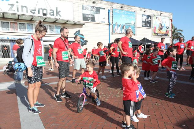 Fotos: Familias unidas y a la carrera en Getxo