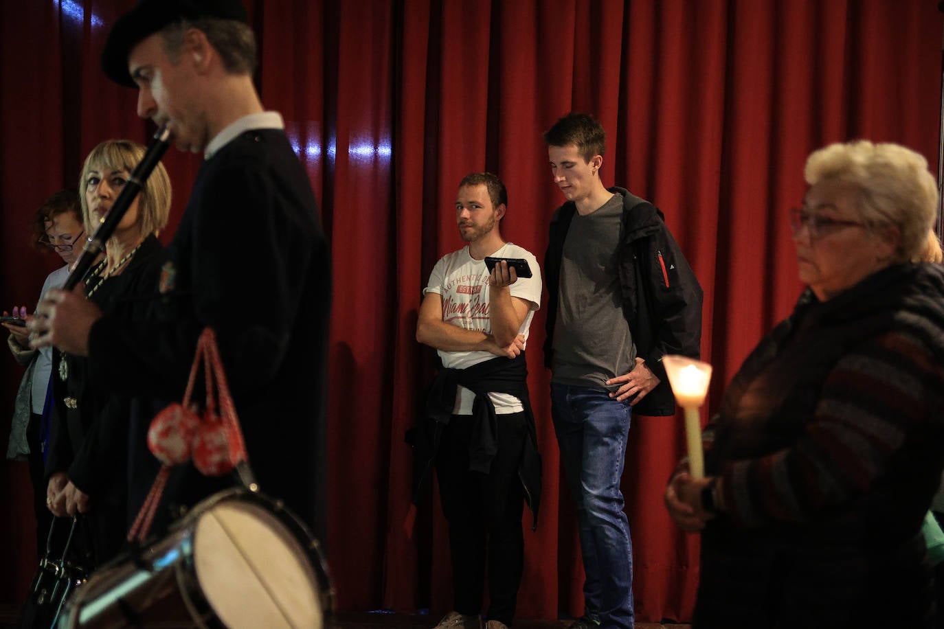 Fotos: La procesión de las antorchas regresa a Begoña