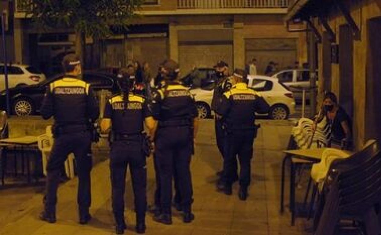 Miembros de la Policía Municipal en Romo en una foto de archivo 