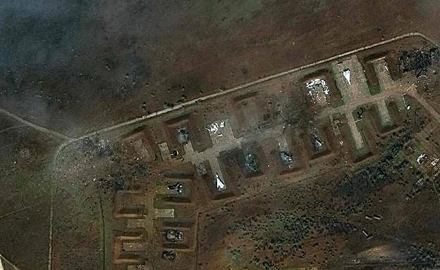 Imagen cenital de la base aérea de Saki tras al ataque registrado en agosto.