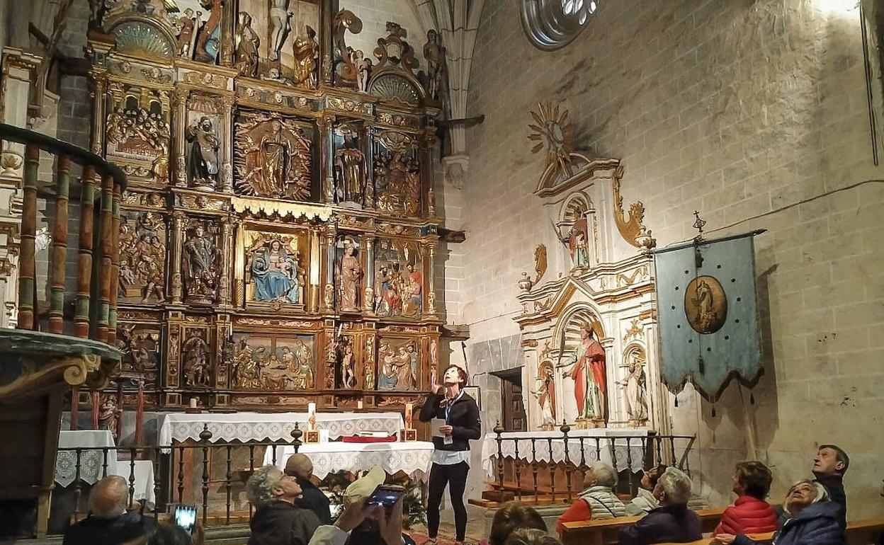 Visita a la iglesia de Escolumbe del pasado domingo, una de las últimas paradas de la ruta. 