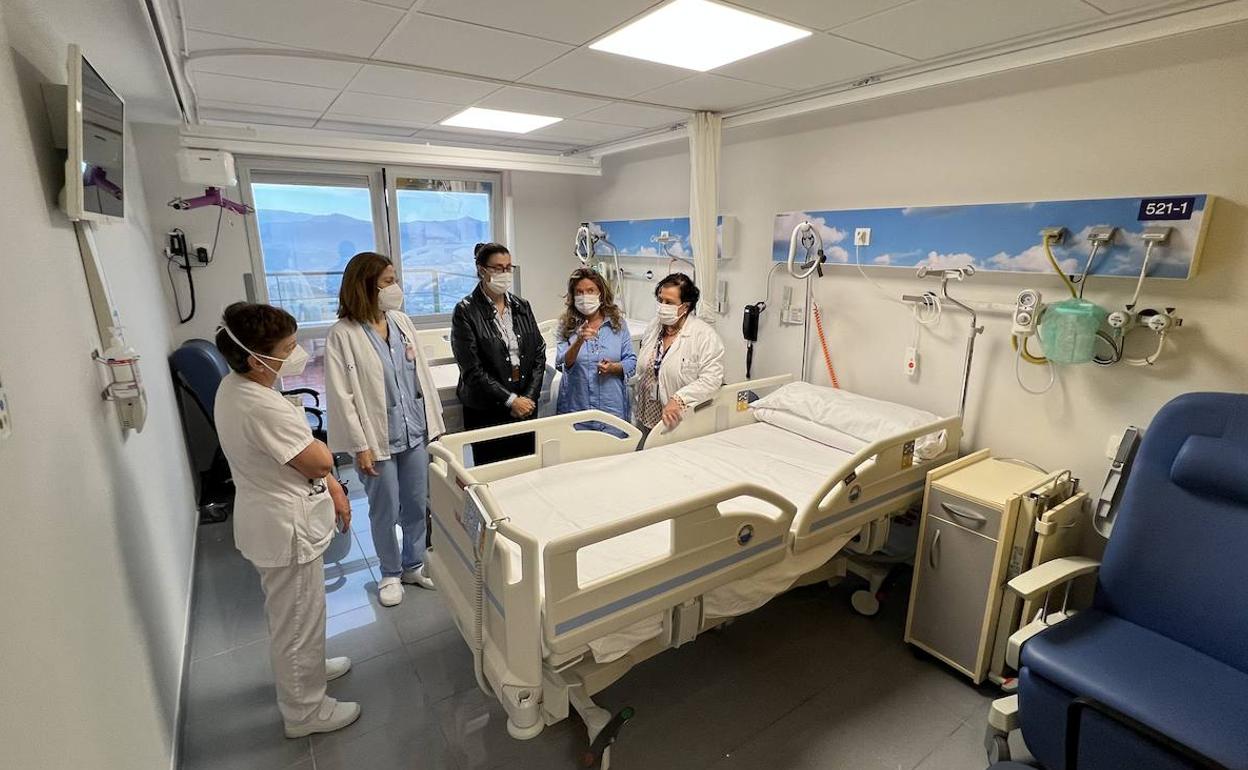 La consejera ha visitado hoy las renovadas instalaciones de Santa Marina. 