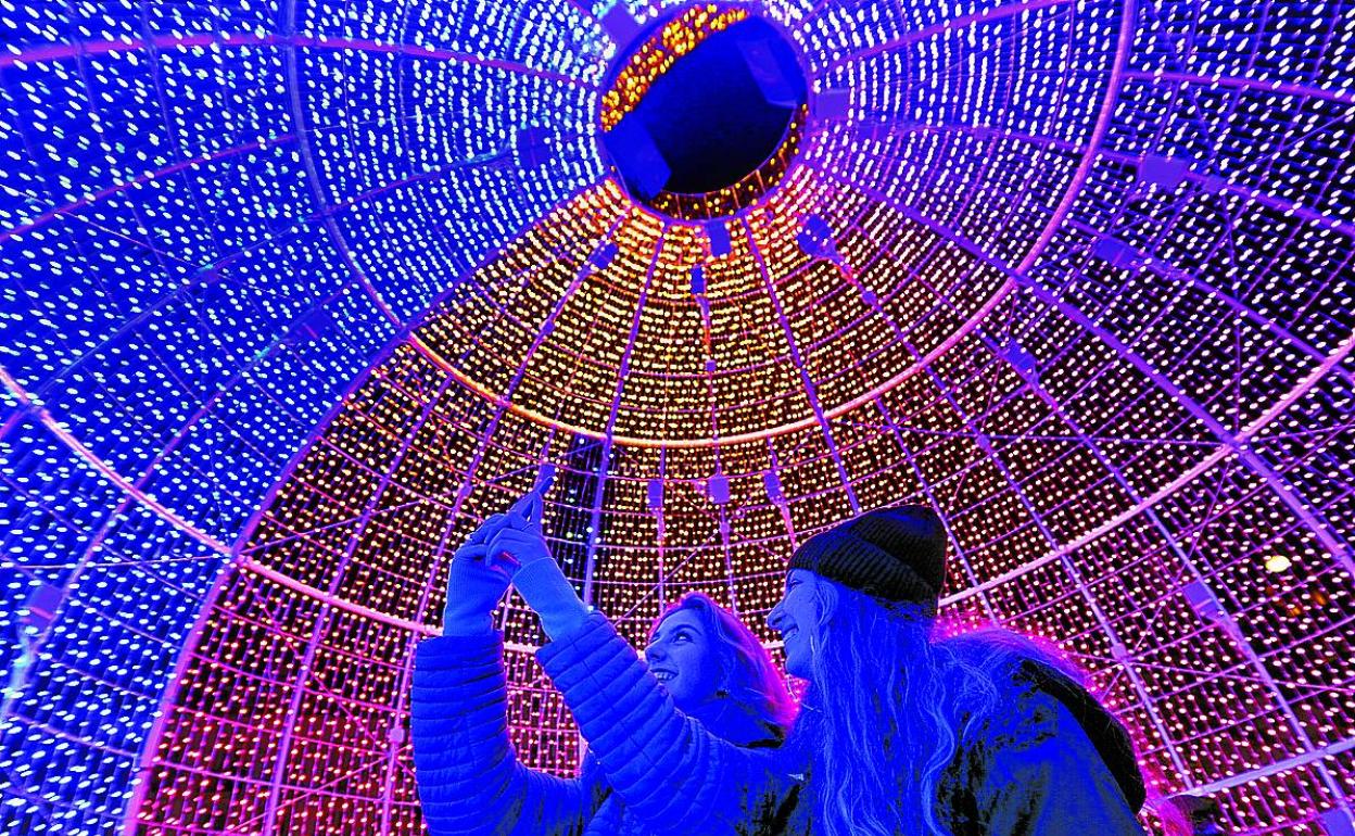 El alumbrado navideño se 'teñirá' de verde por el aniversario de la Green Capital