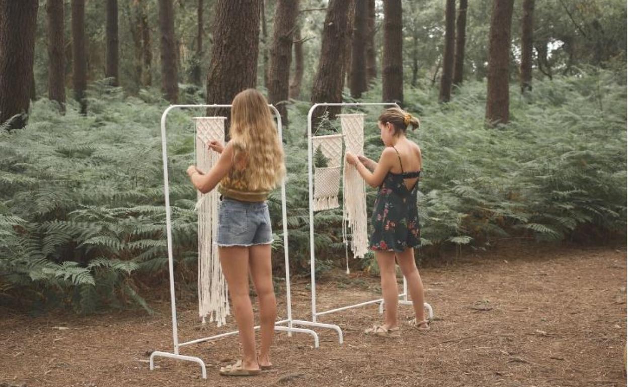 Cerámica, costura, macramé en el bosque... talleres en Bizkaia para desconectar de la rutina.