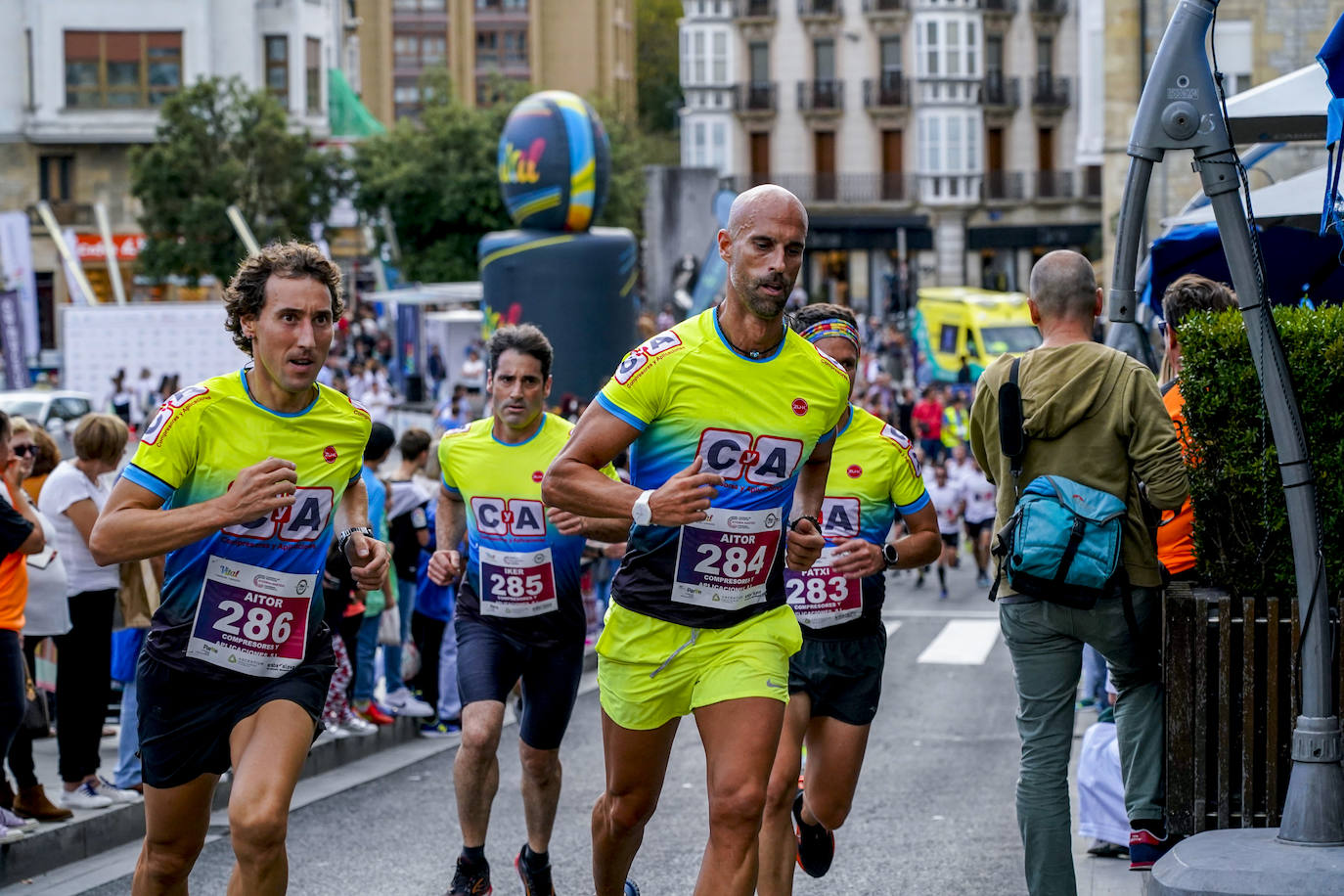 Fotos: La Carrera de Empresas llena de atletismo la &#039;almendra&#039;