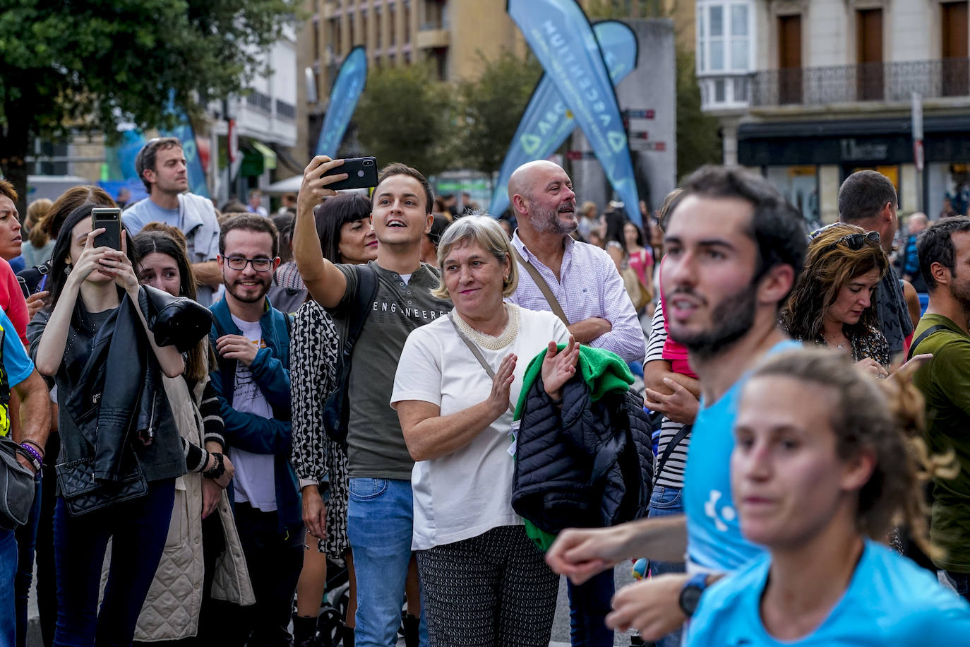 Fotos: La Carrera de Empresas llena de atletismo la &#039;almendra&#039;