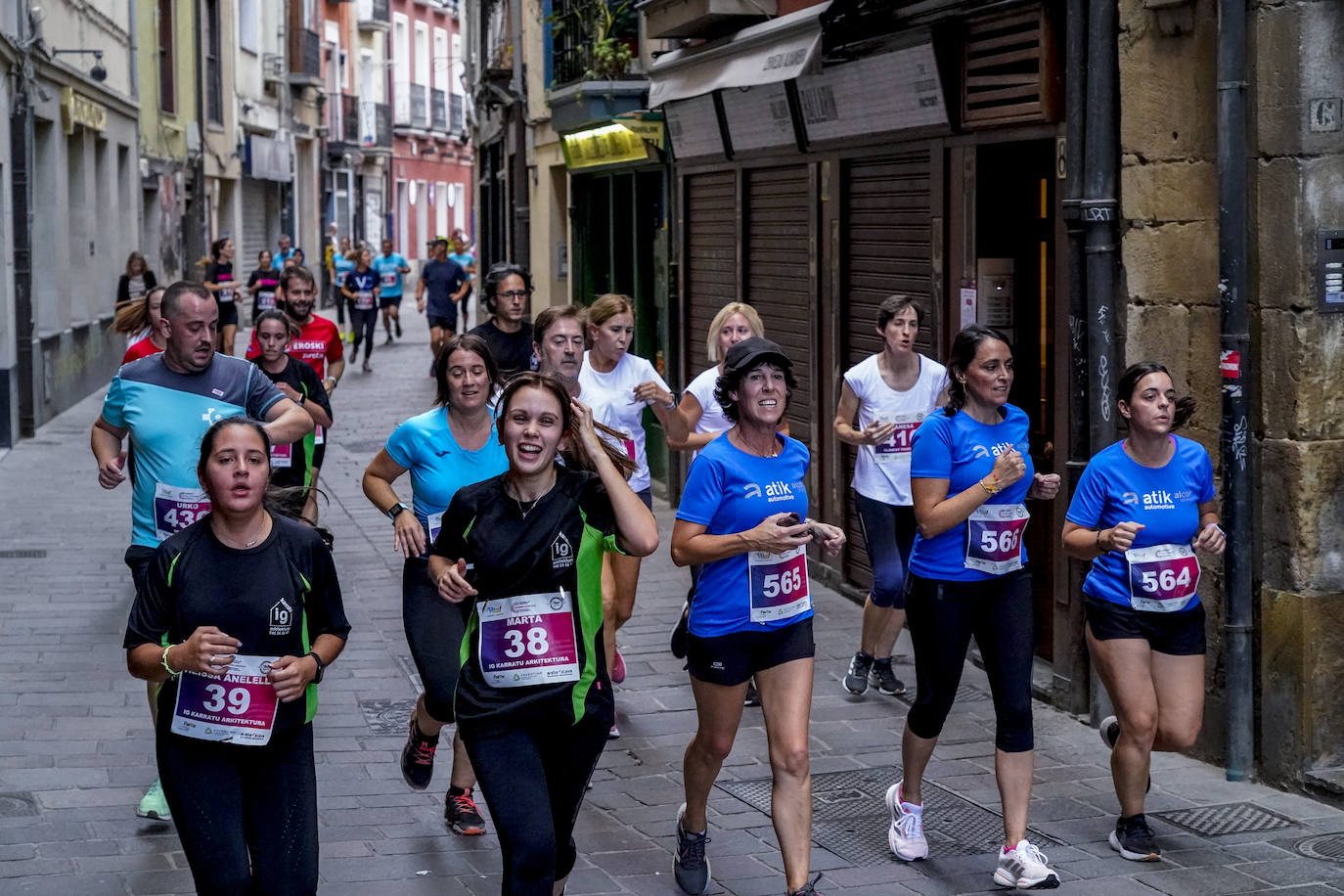 Fotos: La Carrera de Empresas llena de atletismo la &#039;almendra&#039;