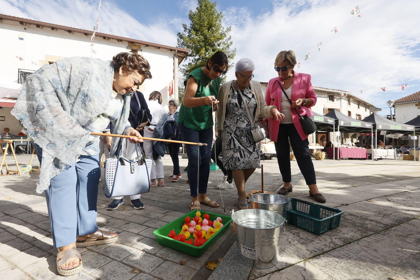 Fotos: La feria de Arcentales del Día de la Mujer Rural, en imágenes