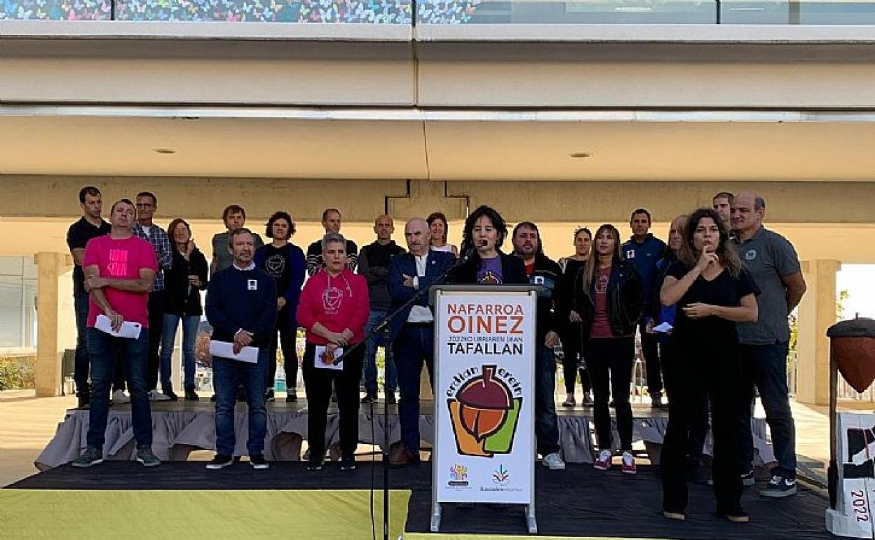 Goizeko 10etan abiatu zen Nafarroako ikastolen jaia, inaugurazio ekitaldiarekin. 