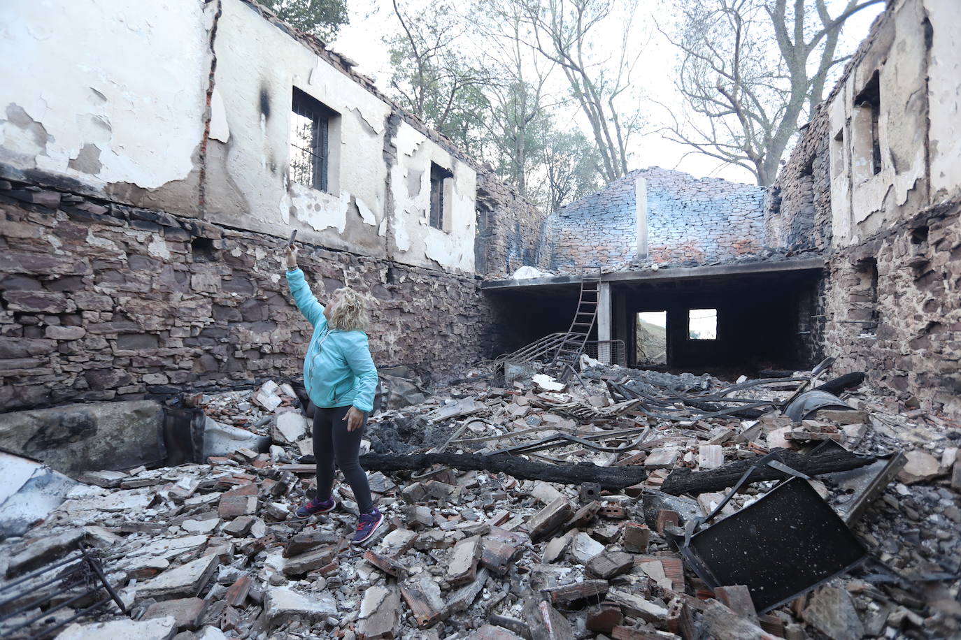 Fotos: El viento arruina las pucheras de Balmaseda