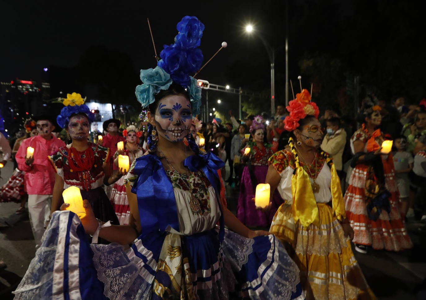 Fotos: Las catrinas toman la Ciudad de México como preámbulo al Día de Muertos
