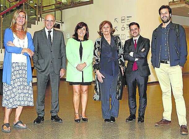 Isabel Iturbe, Rafael Bengoa, Itziar Epalza, Teresa Querejazu, Íñigo Arbiol y Auxtin Ortiz. 