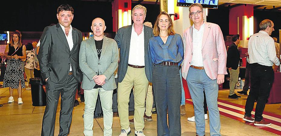 Enrique González, Asier Dañobeitia, José Gondra, María Andrada y David Sáez de Ojer.