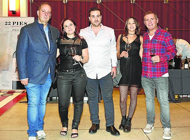 Aitor Magunagoikoetxea, Silvia Ferreiro, Mikel García, Anita Gallego y Carlos Dorado. 