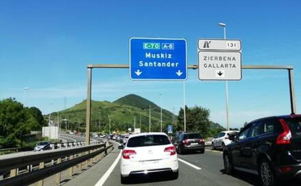 La «maravillosa palanquita» del coche que anima a utilizar la Guardia Civil