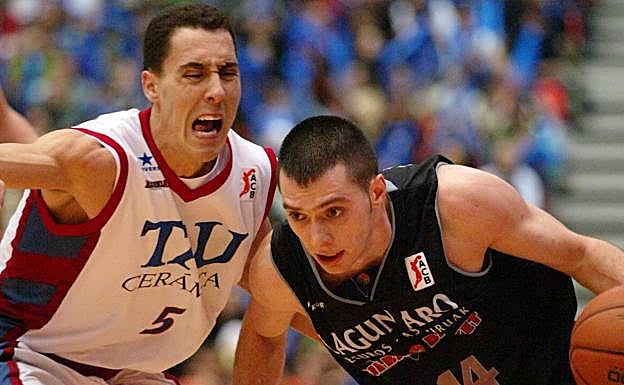 Javi Salgado (se marcha de Prigioni) saboreó la primera victoria del Bilbao Basket ante el Baskonia el 21 de enero de 2006 en el BEC. Aquel día metió 22 puntos y dio cinco asistencias