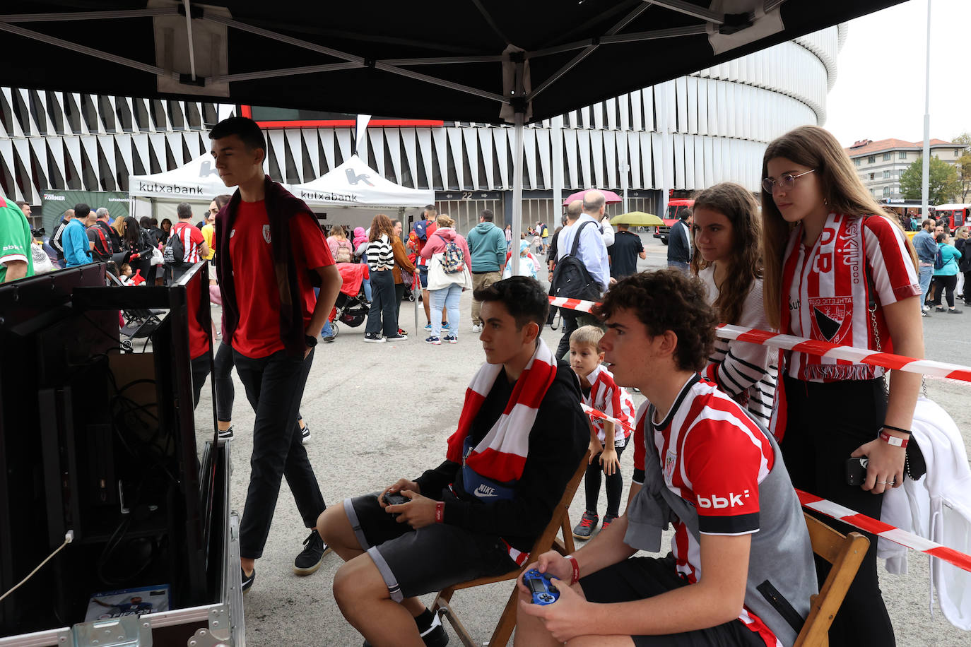 Fotos: La fiesta previsa al partido del Athletic contra el Villarreal en San Mamés