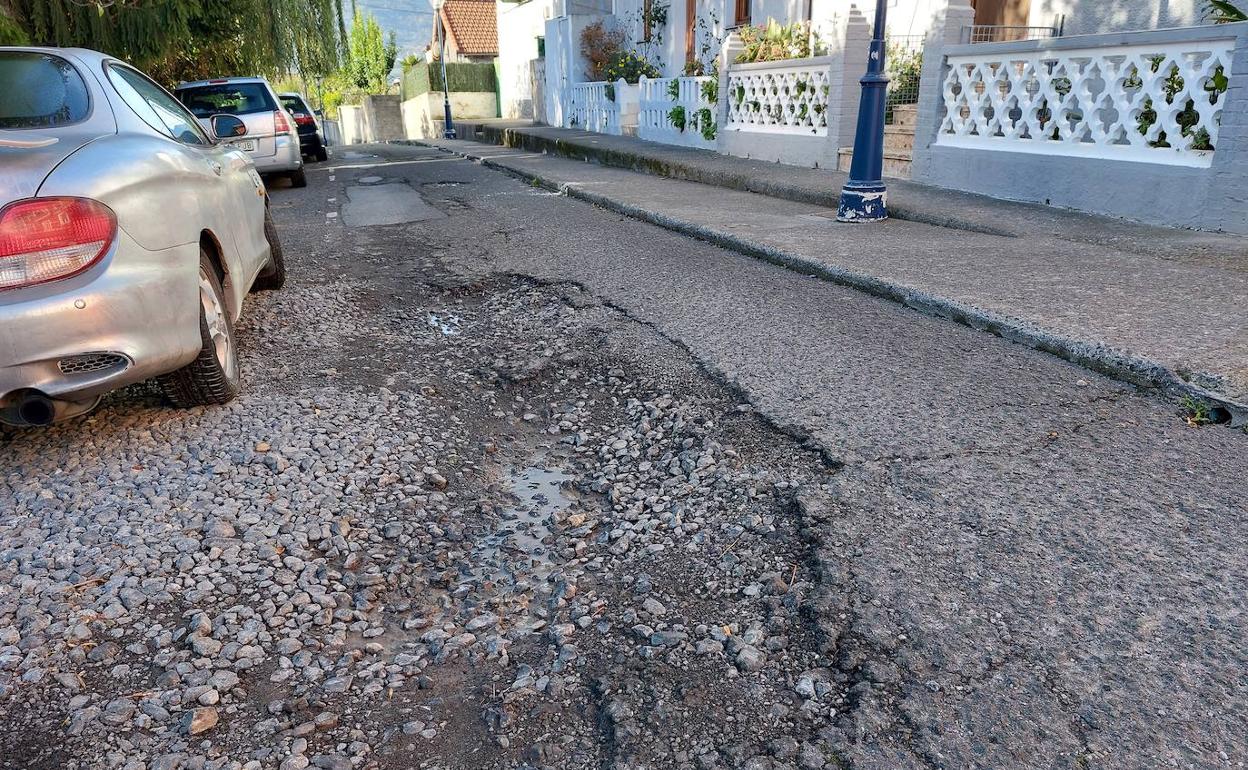 Desde hace años esta calle es intransitable» | El Correo