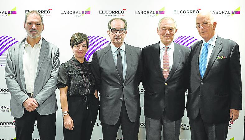 Mikel Larrea, Marije Etxaniz, Enrique Portocarrero, José Domingo Ampuero y Carlos Castellanos. 
