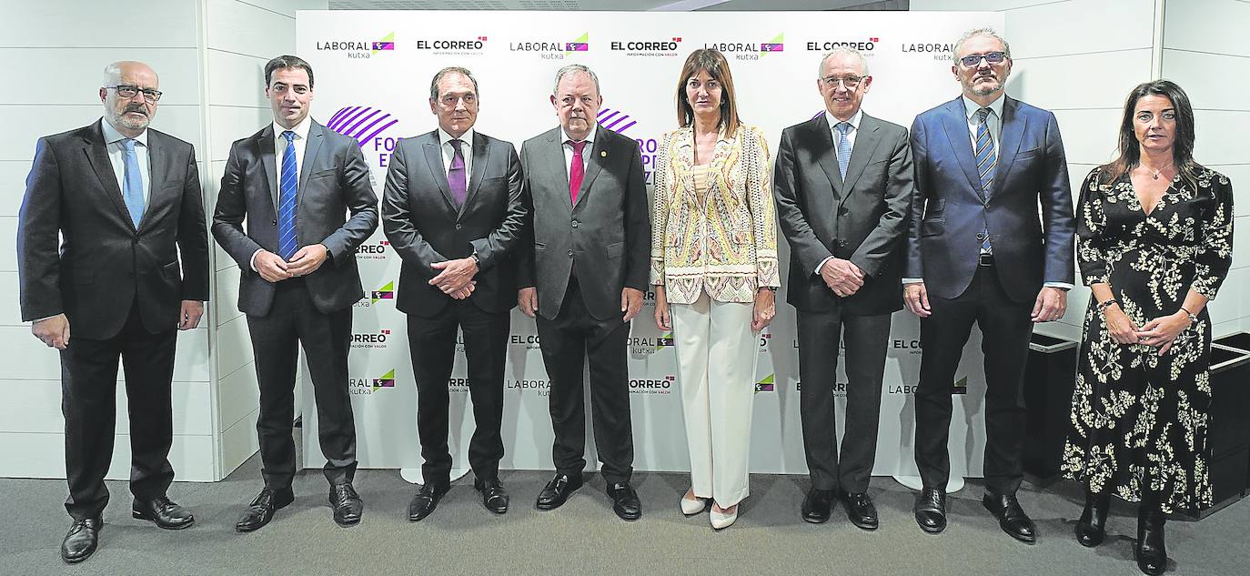 José Miguel Santamaría, Imanol Pradales, Txomin García, Pedro Azpiazu, Idoia Mendia, José Galíndez, Íñigo Barrenechea y Susana Andrés. 