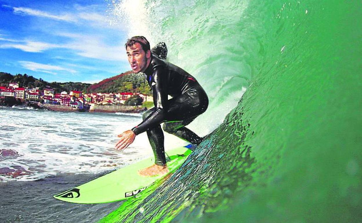 El surf vasco siempre ha competido en la élite. 