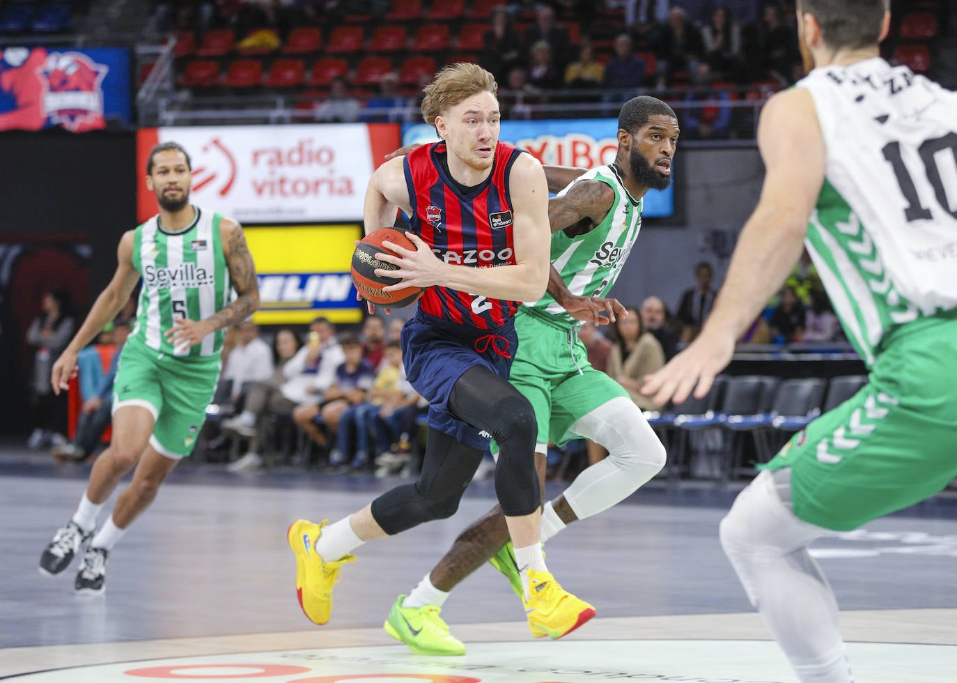 Fotos: Las mejores imágenes del Baskonia-Betis