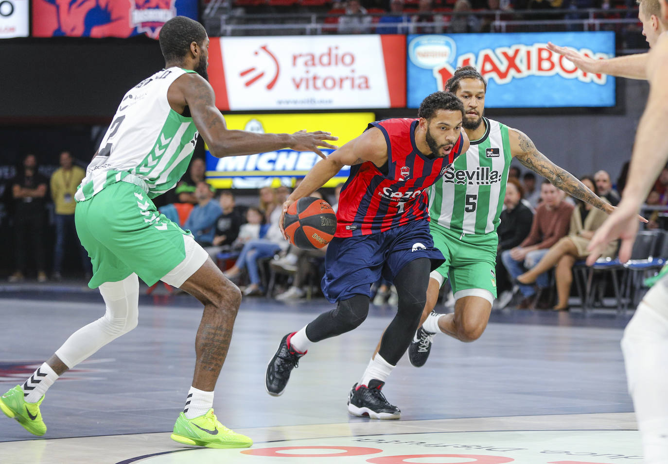 Fotos: Las mejores imágenes del Baskonia-Betis