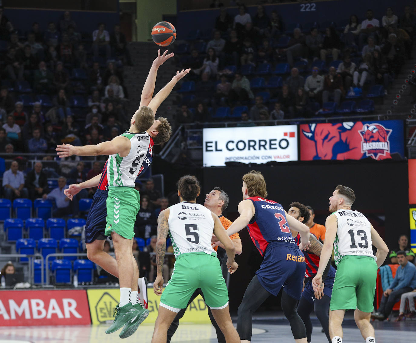 Fotos: Las mejores imágenes del Baskonia-Betis