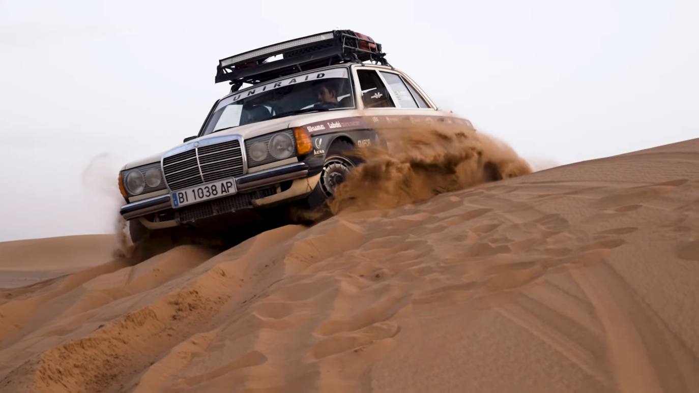 Fotos: De rally solidario por Marruecos con un viejo Mercedes del 78