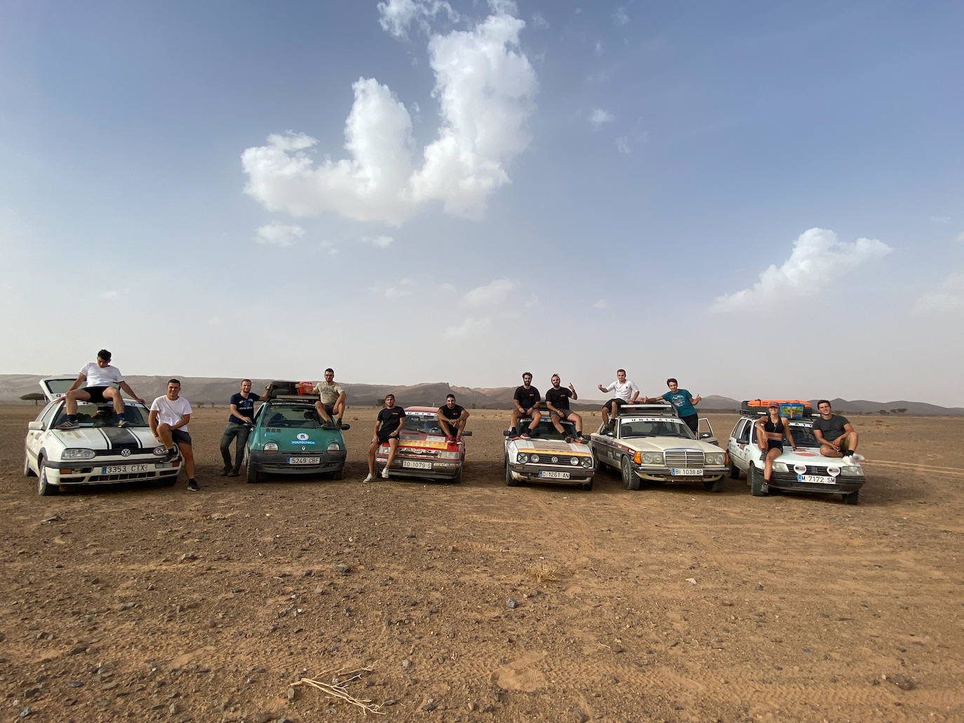 Fotos: De rally solidario por Marruecos con un viejo Mercedes del 78