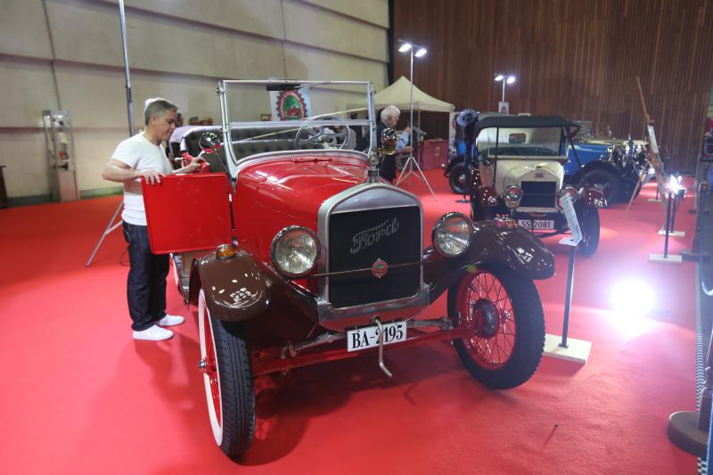 Fotos: Salón de vehículos clásicos, de época y de colección en el BEC