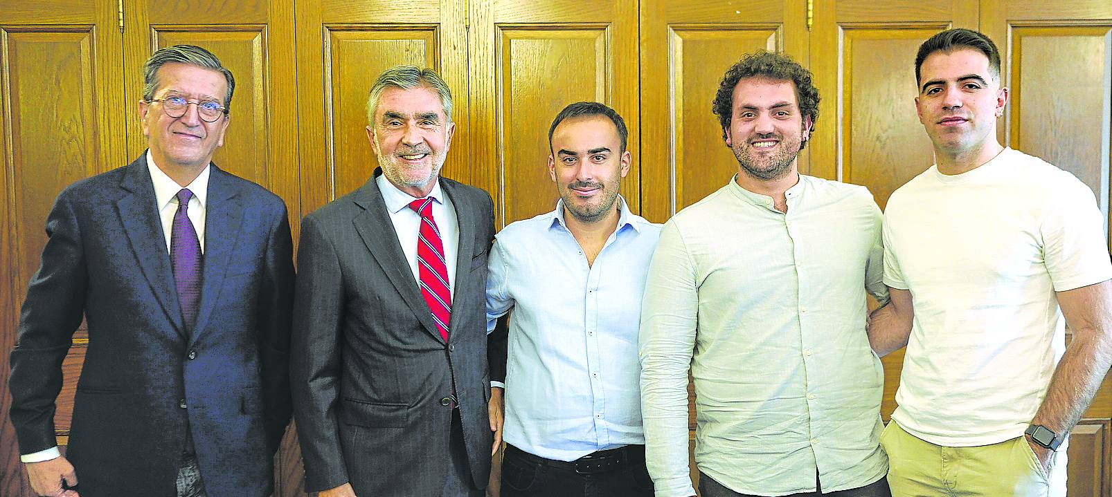 Enrique de Ybarra, Iñaki Arechabaleta, Mikel García, Alberto Fiz y Mikel Calvo.