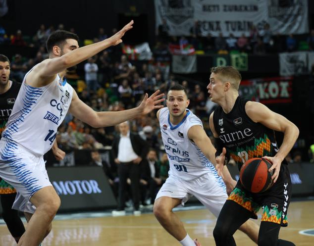 Fotos: Las mejores imágenes del Bilbao Basket frente al Fuenlabrada