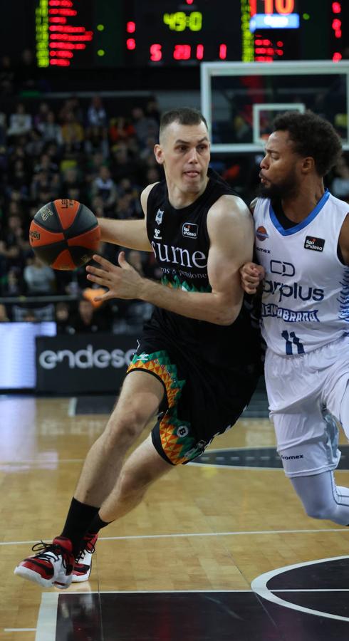 Fotos: Las mejores imágenes del Bilbao Basket frente al Fuenlabrada