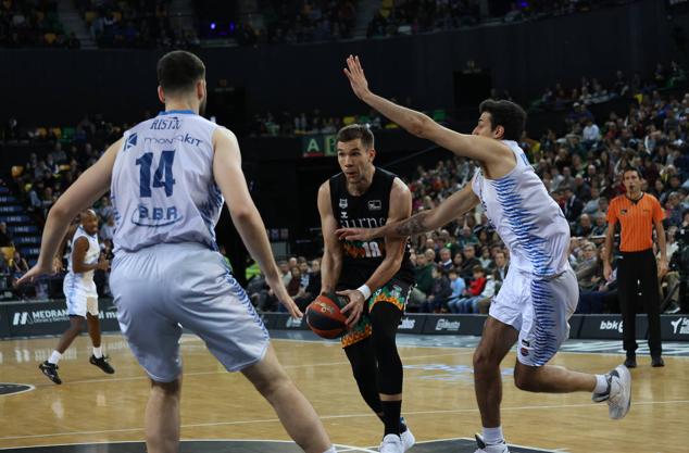 Fotos: Las mejores imágenes del Bilbao Basket frente al Fuenlabrada